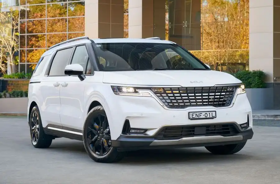 image for 2024 Kia Carnival Review