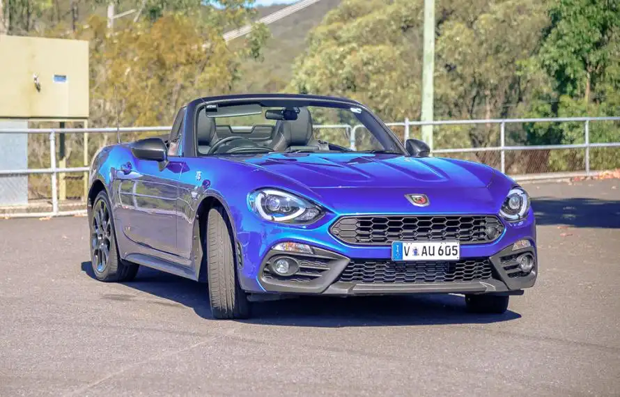 2017-Abarth-124-Spider