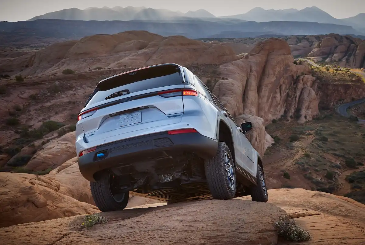 Best-all-terrain-tyres-for-4wds-and-suvs.webp