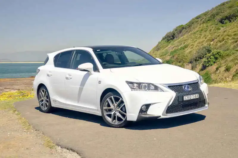 Lexus CT200h Front