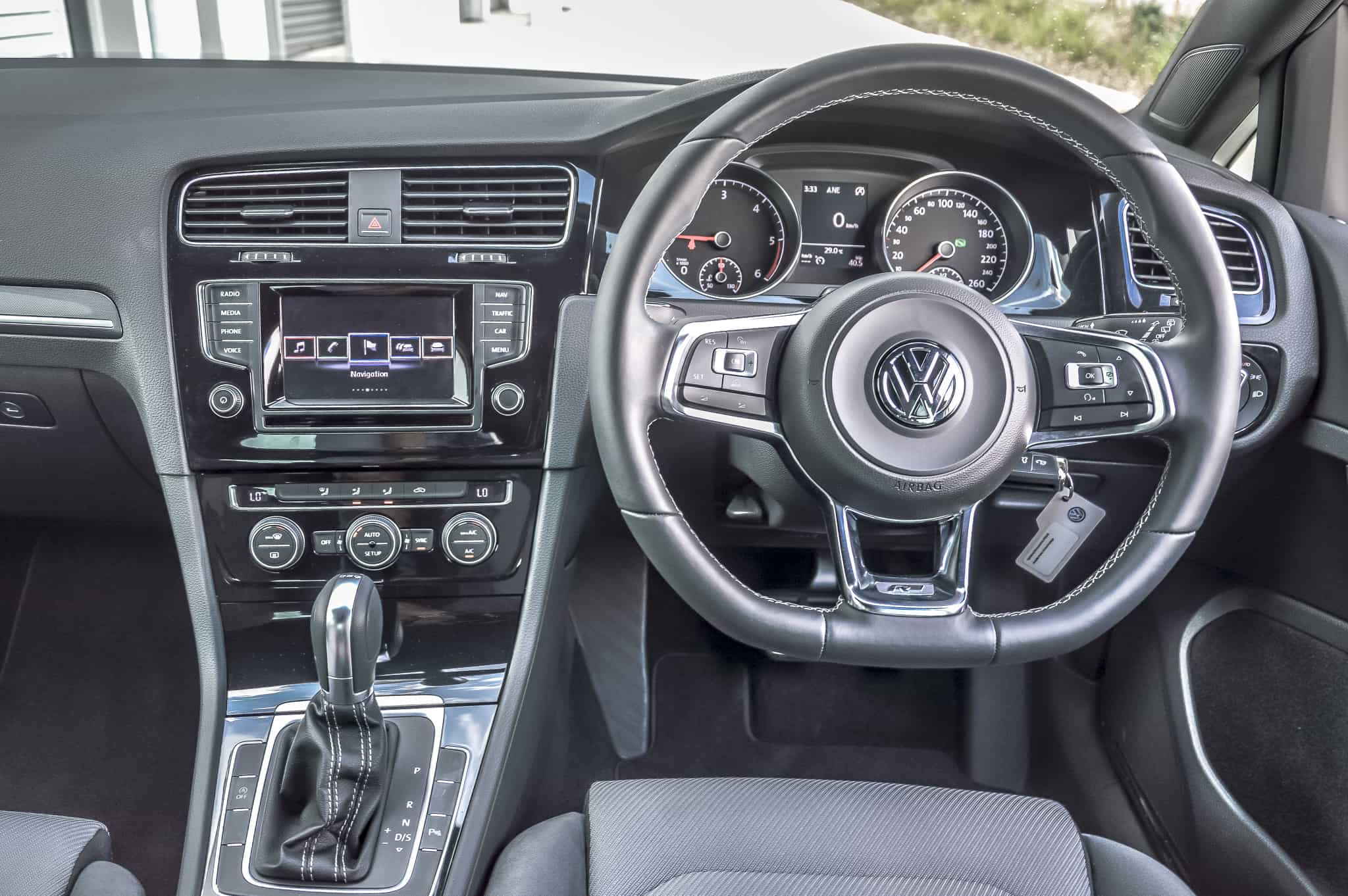 2017_Volkswagen_Golf_Article_DSC_1598