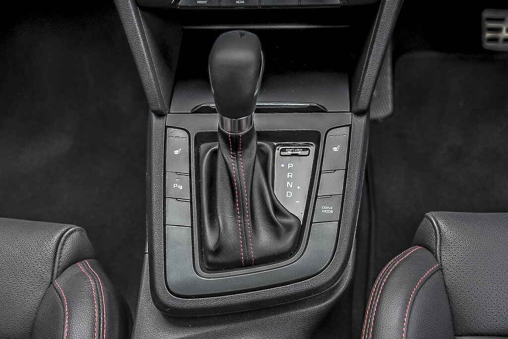 Hyundai_Elantra_article_auto_internal