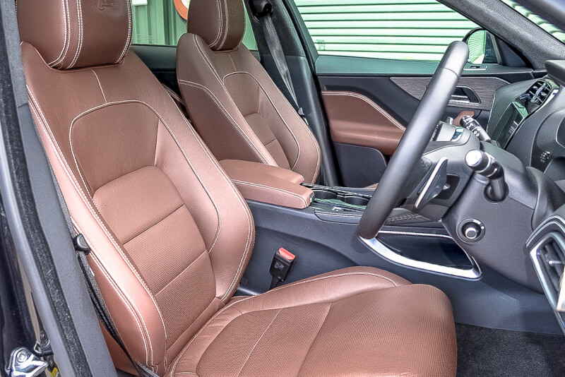 Jaguar_F-Pace_article_seats_0