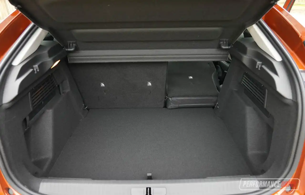 2023 citroen c4 shine boot