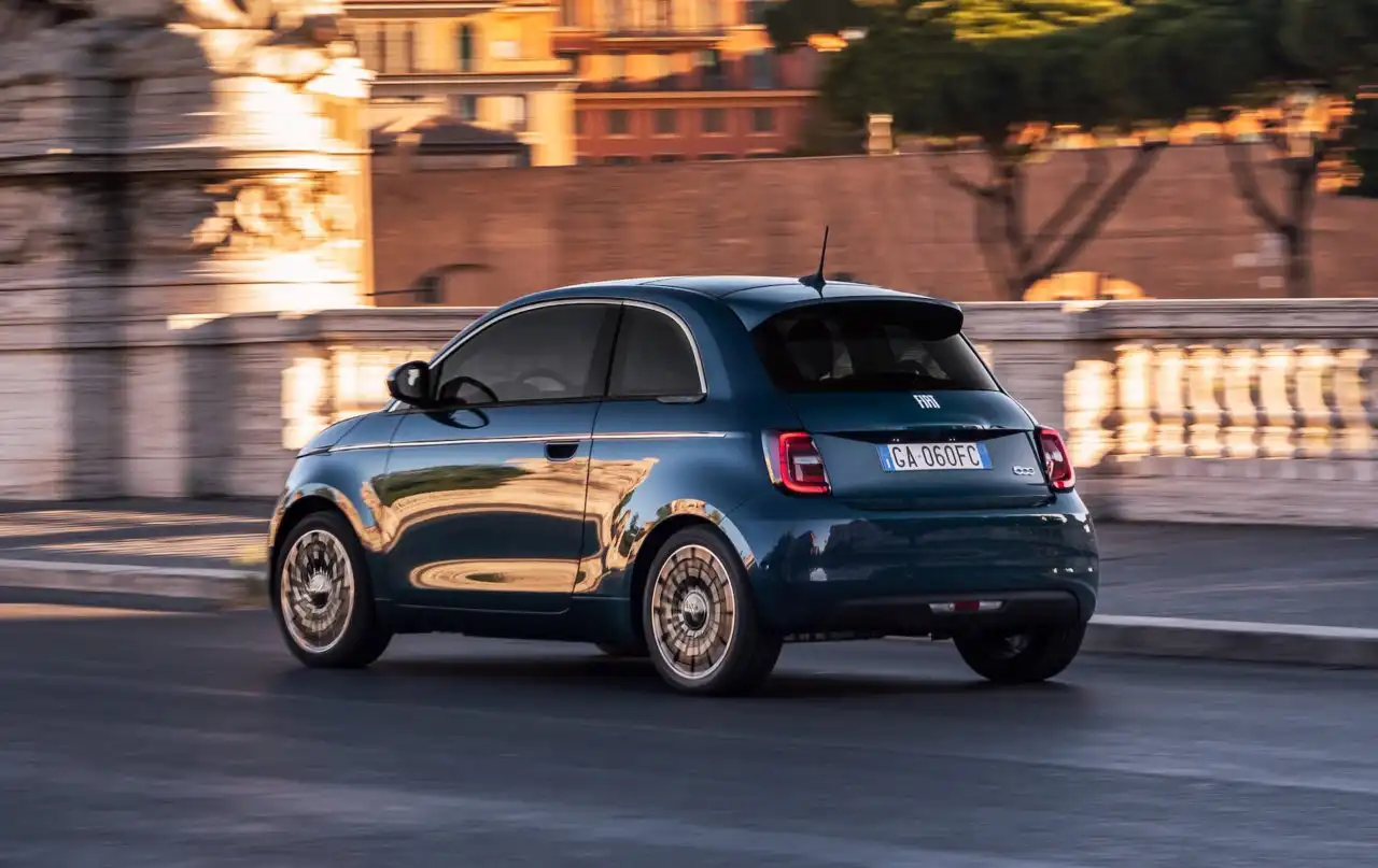 2023 fiat 500e australia rear