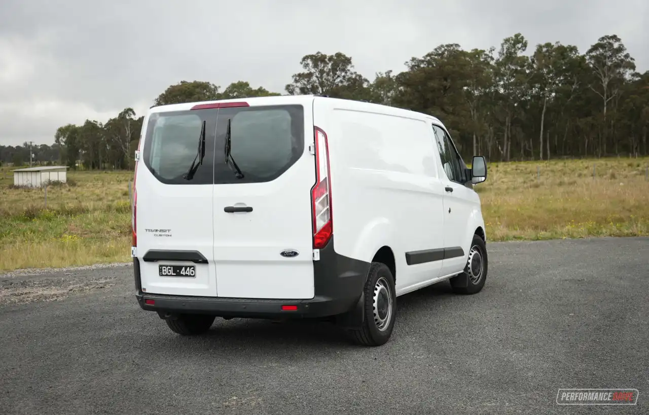 2023 ford transit custom rear