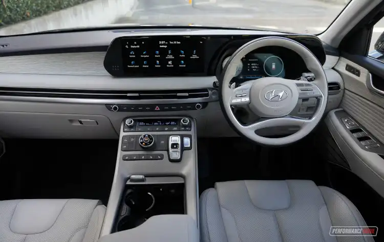 2023 hyundai palisade highlander interior