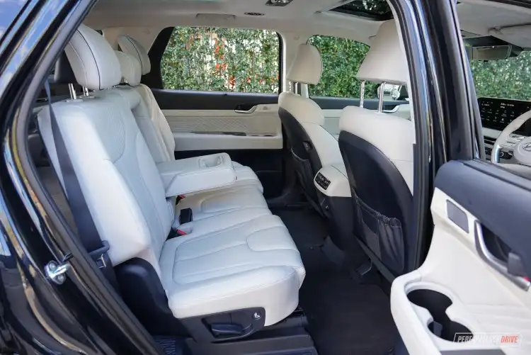 2023 hyundai palisade highlander rear seats