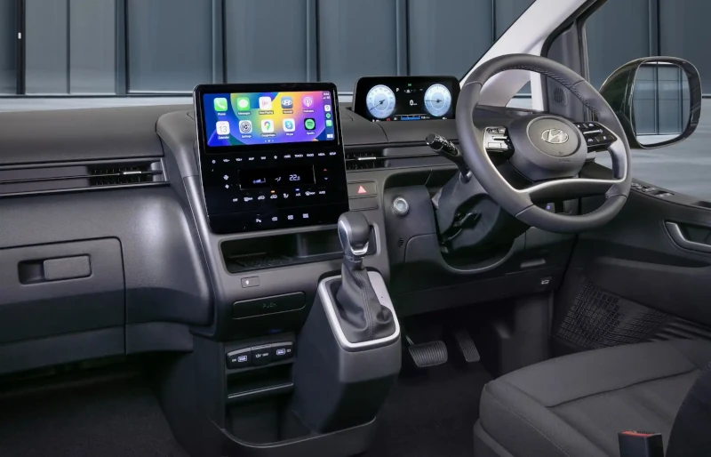 2023 hyundai staria load premium interior screens