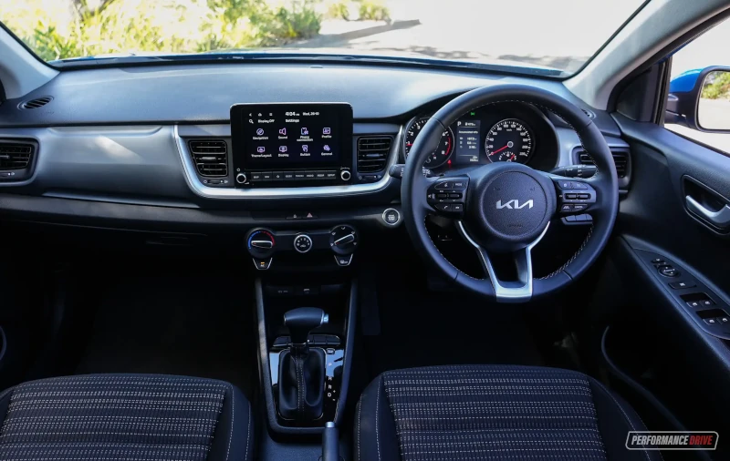 2023 kia stonic sport interior