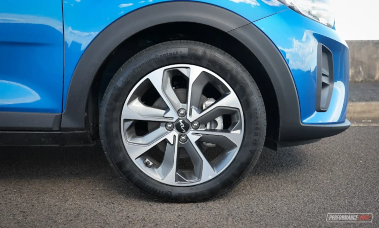 2023 kia stonic sport wheels