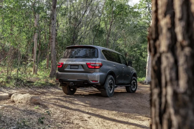 2023 nissan patrol warrior colour grey lightbox