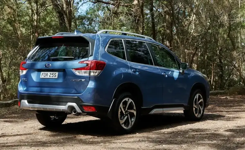 2023 subaru forester rear