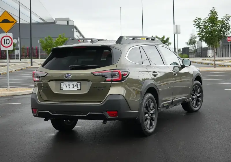 2023 subaru outback sport xt taillights