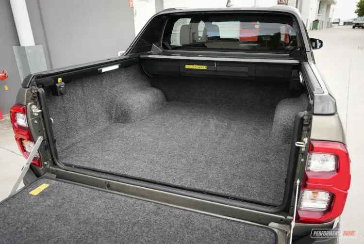 2023 toyota hilux rogue carpet tray