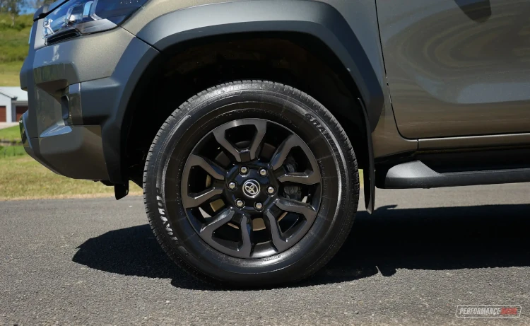 2023 toyota hilux rogue wheels