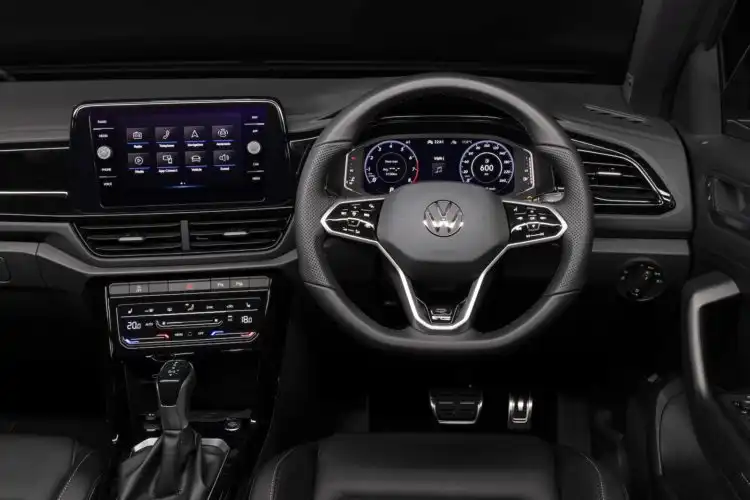 2023 volkswagen t-roc r interior