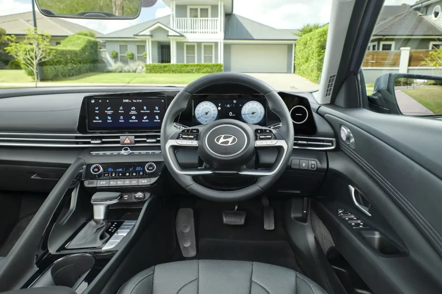 2024 hyundai i30 sedan premium interior