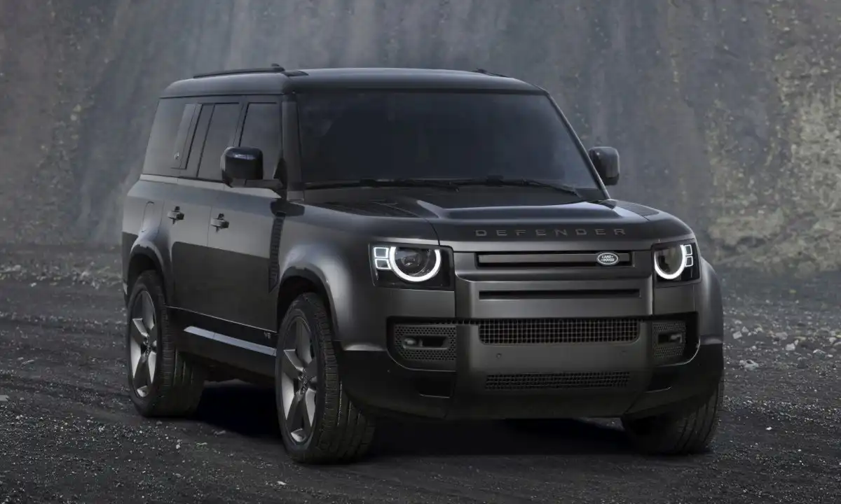 2024 land rover defender hybrid