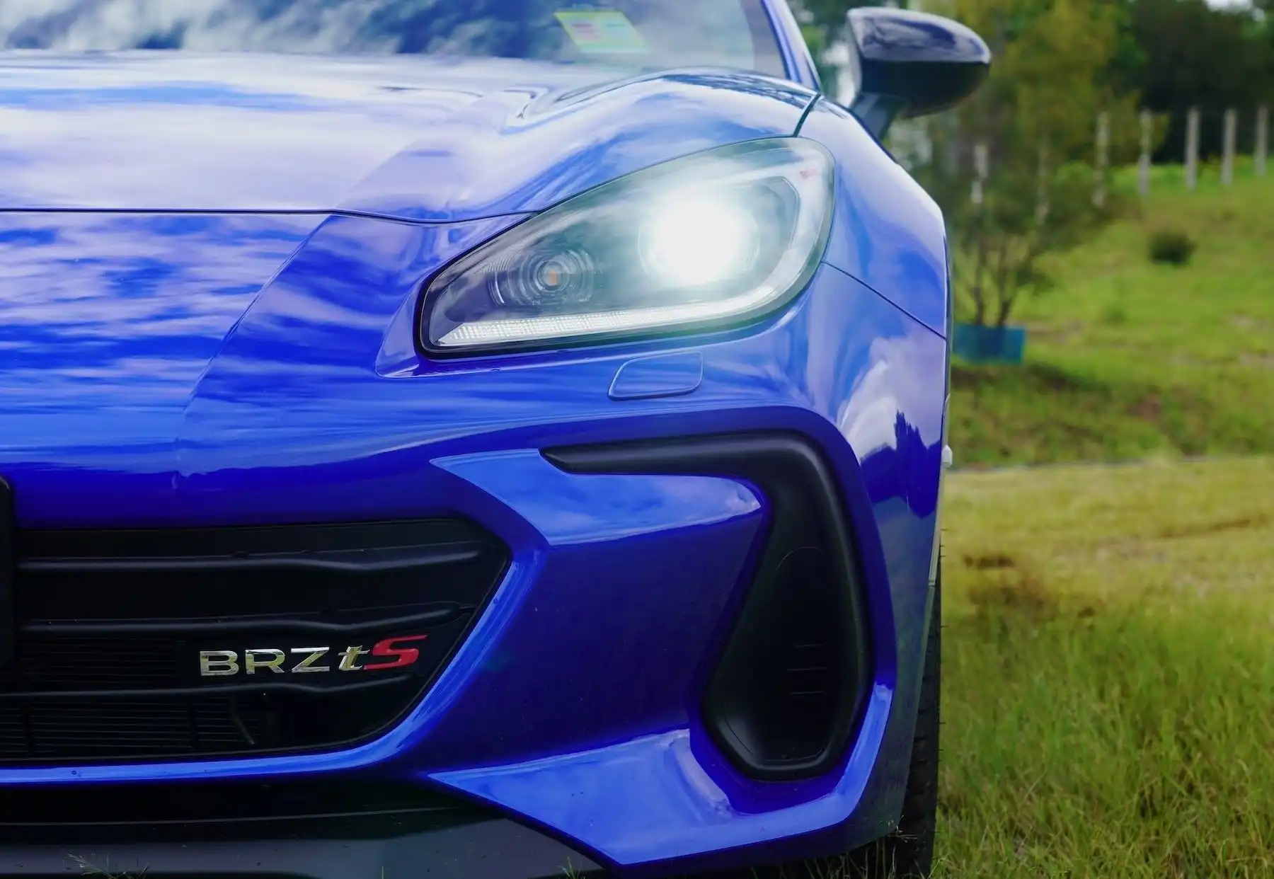 2024 subaru brz ts headlight