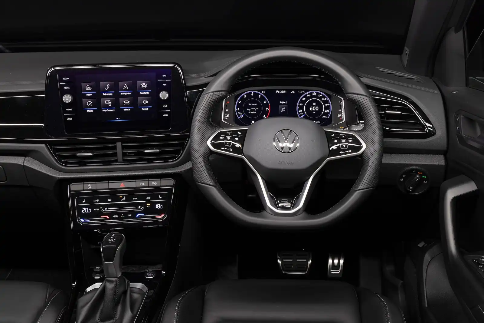 2024 volkswagen t-roc interior