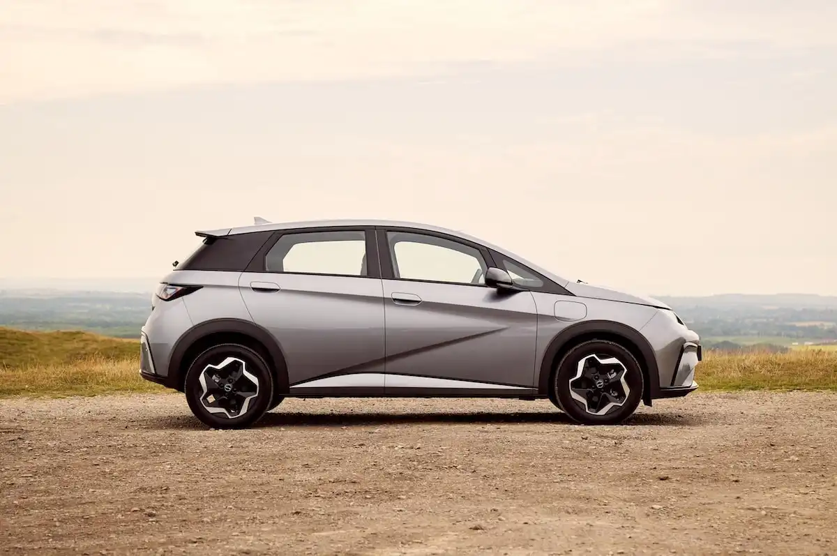 2025 byd dolphin essential