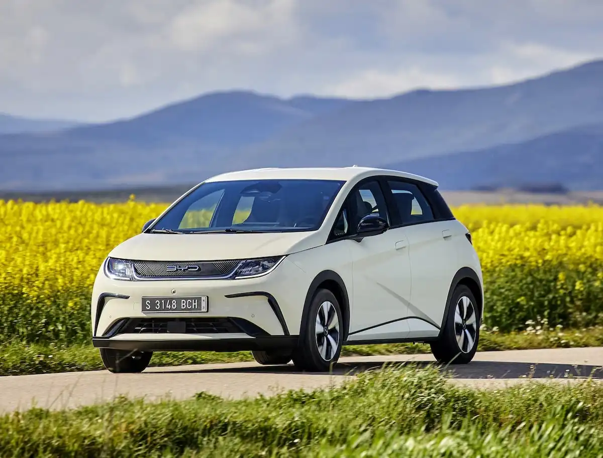 2025 byd dolphin essential hatch