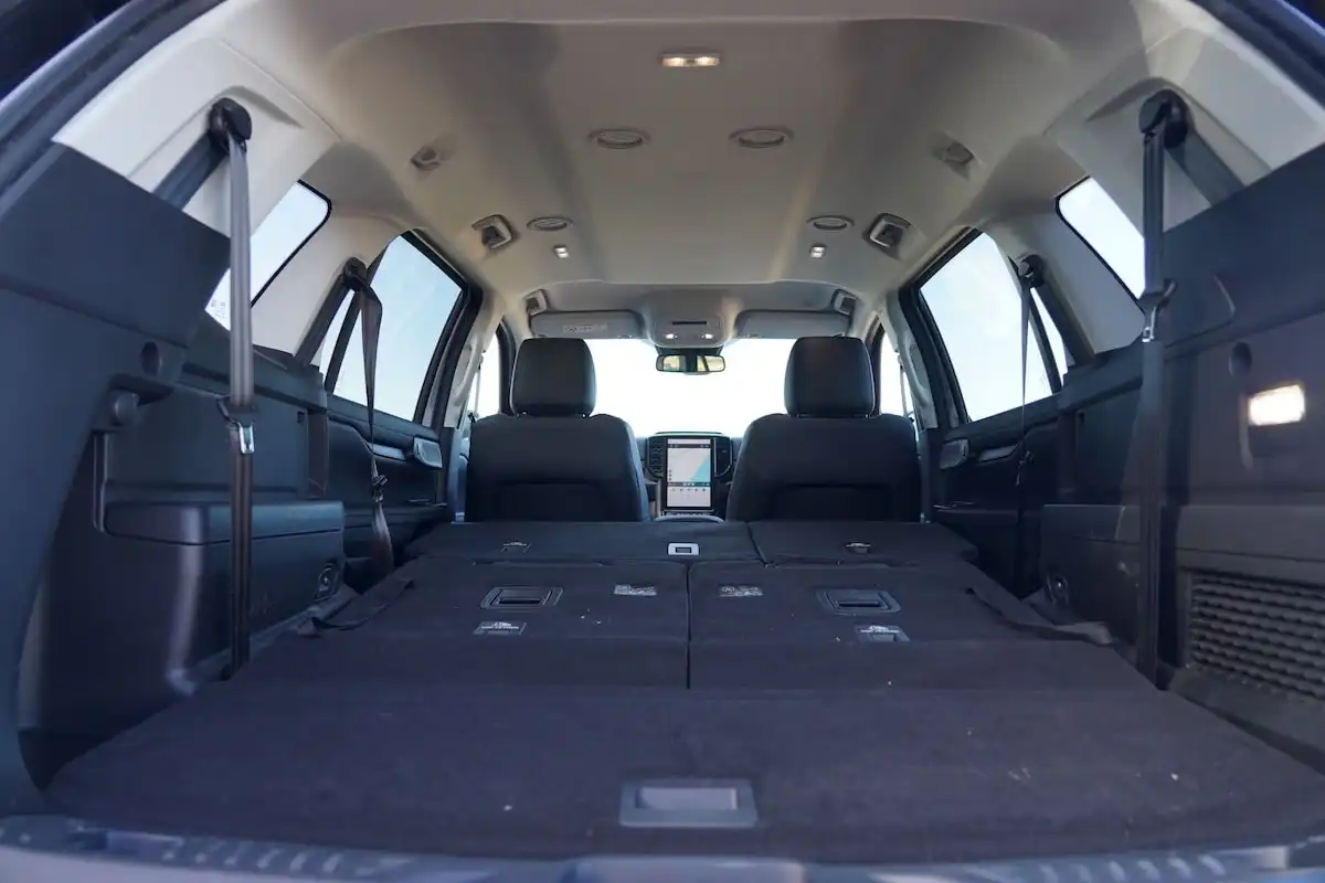 2025 ford everest tremor boot open