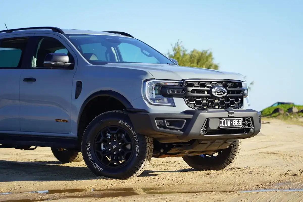 2025 ford everest tremor grille