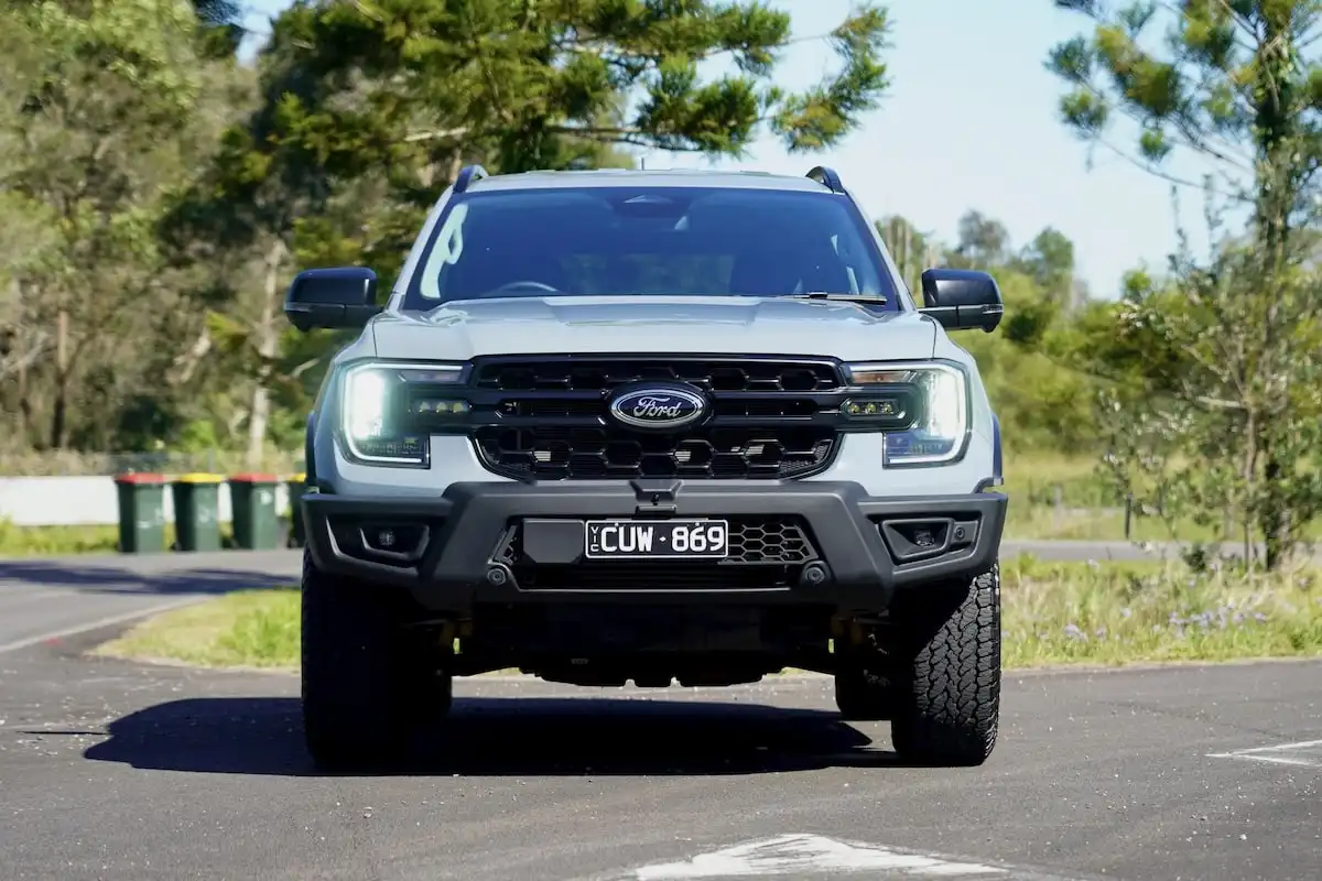 2025 ford everest tremor headlights