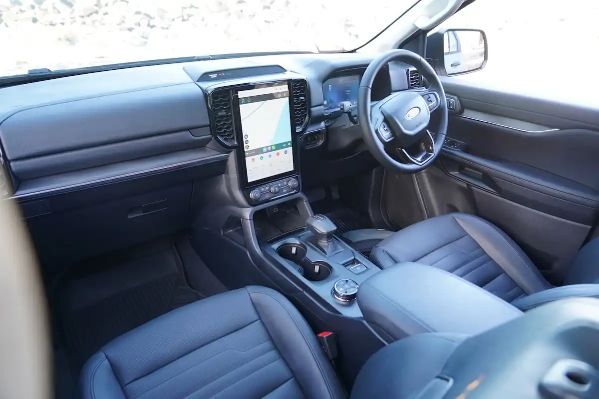 2025 ford everest tremor interior