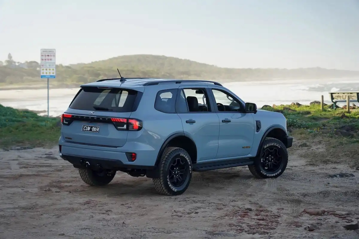 2025 ford everest tremor rear