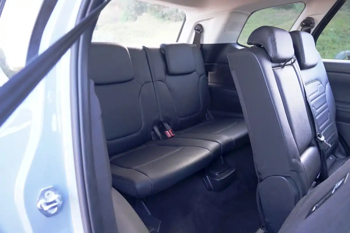2025 ford everest tremor third row seats