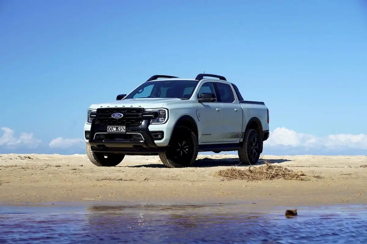 2025 ford ranger phev stormtrak grille