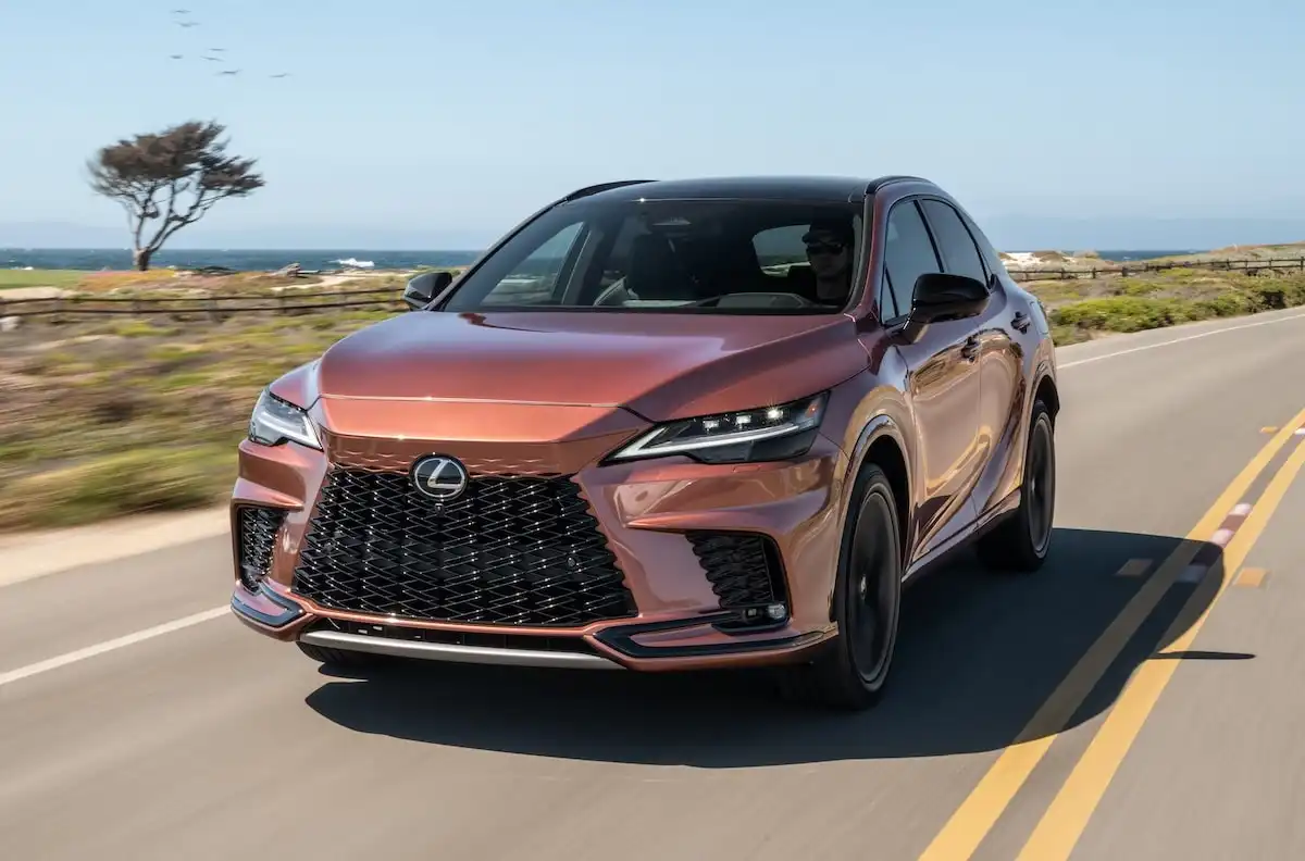 2025 fuel-efficient large suvs