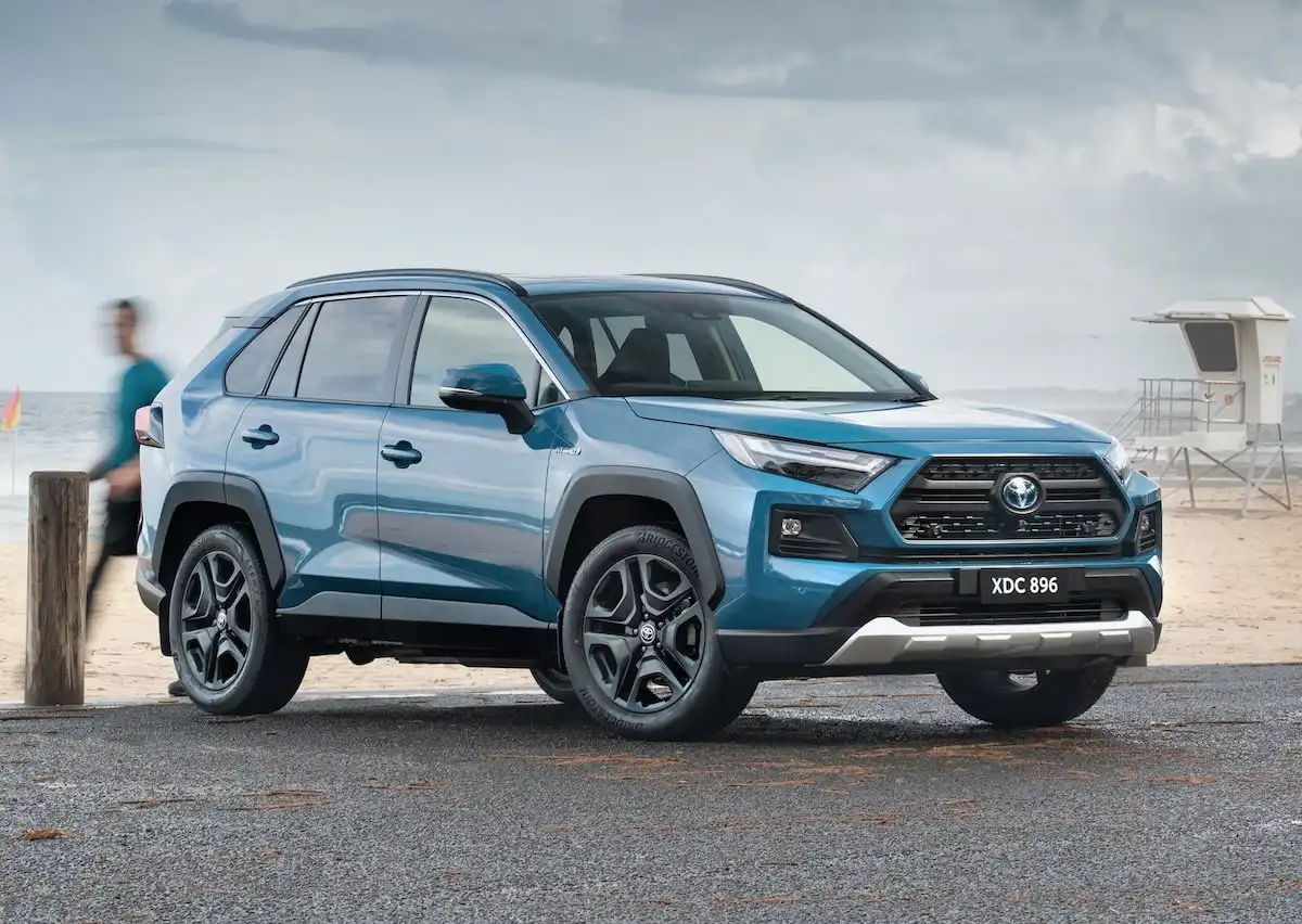 2025 fuel-efficient midsize suvs
