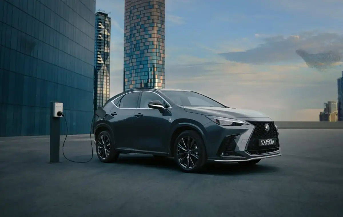 2025 fuel-efficient plug in hybrid phev suvs