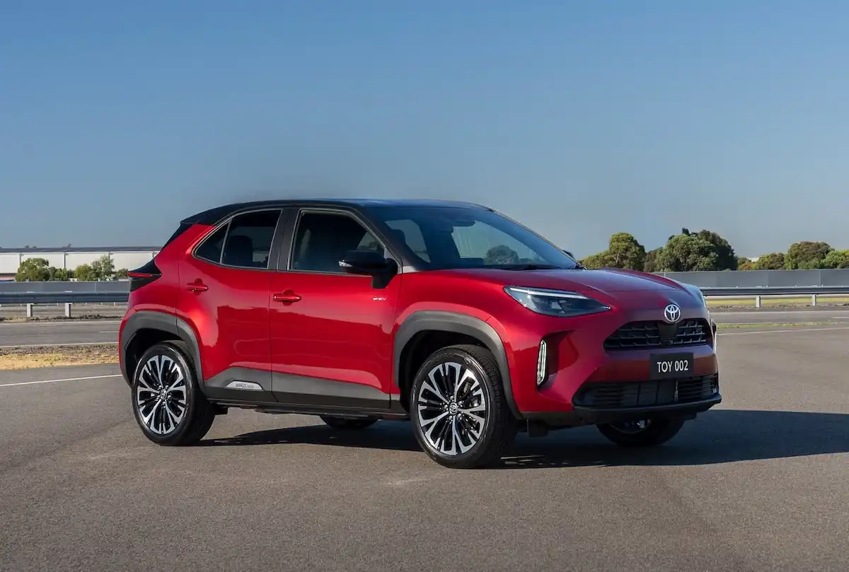 2025 fuel-efficient small suvs