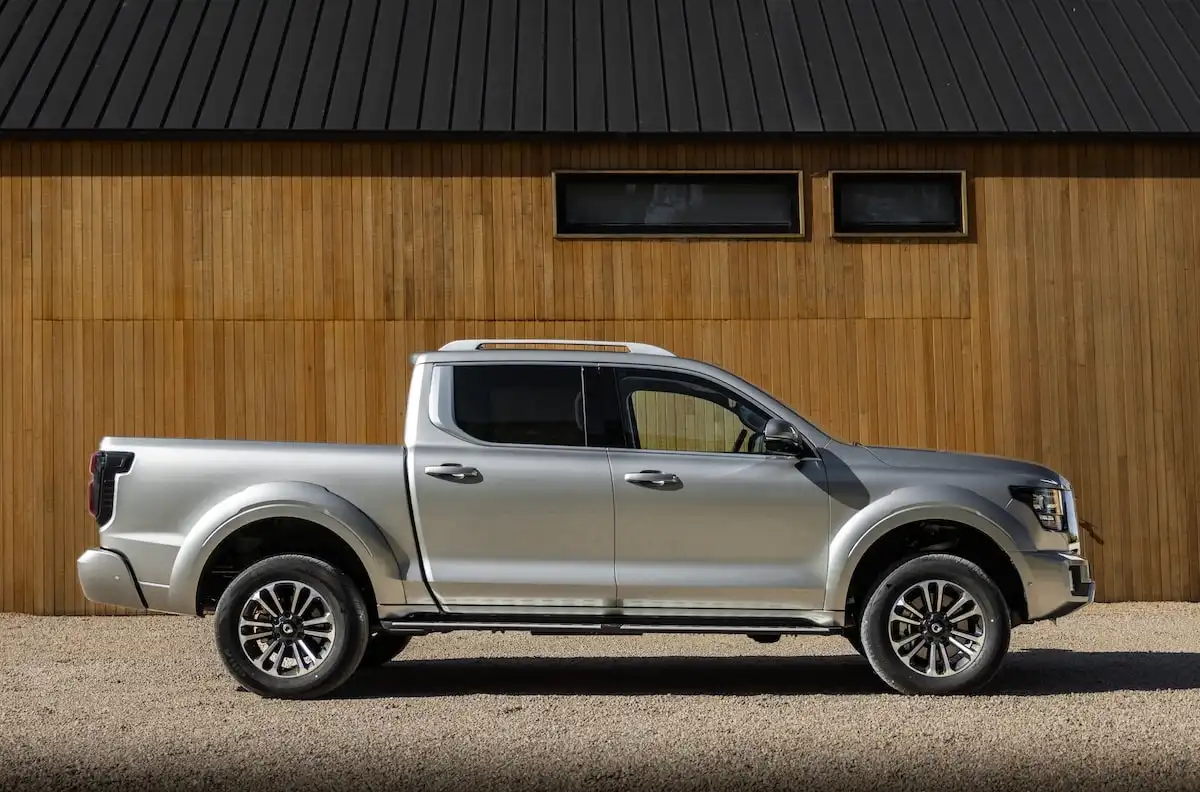 2025 gwm cannon alpha phev