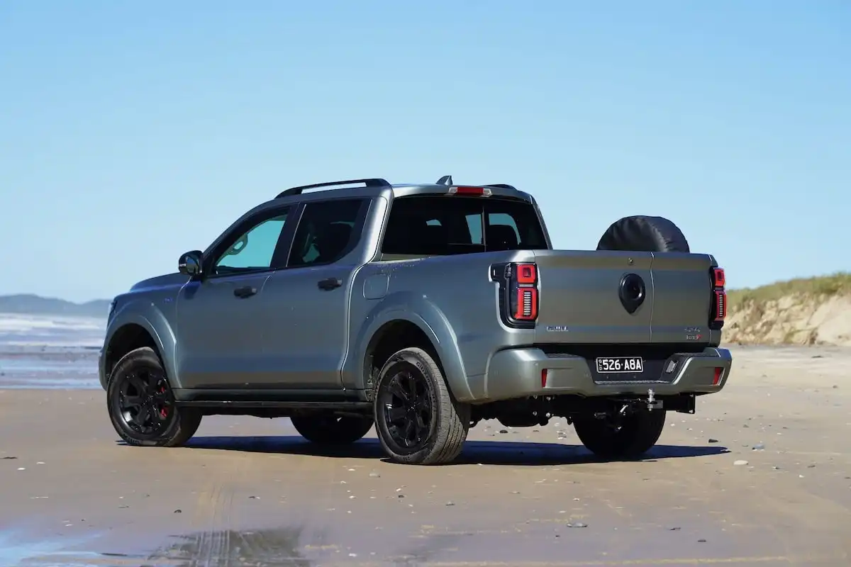 2025 gwm cannon alpha ultra phev back
