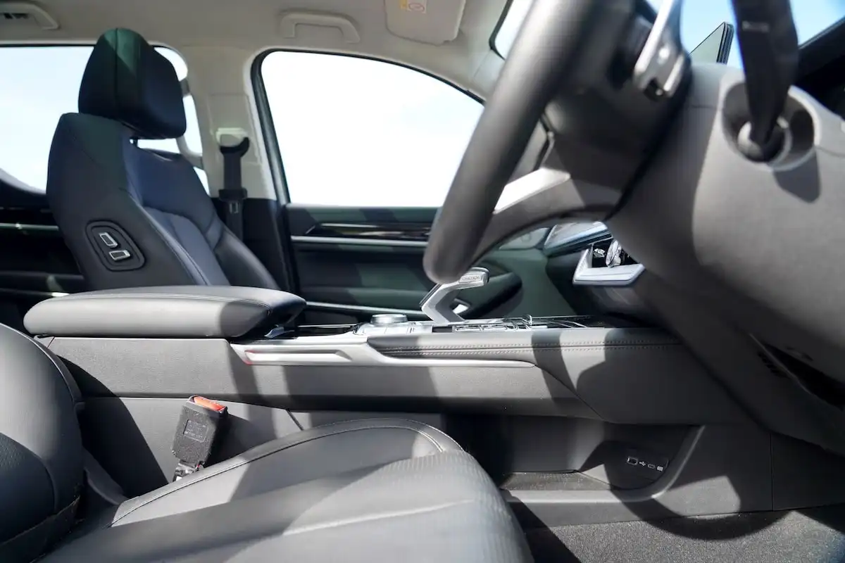 2025 gwm cannon alpha ultra phev driver seat