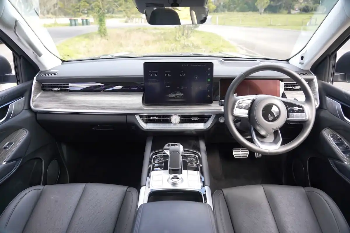 2025 gwm cannon alpha ultra phev interior front