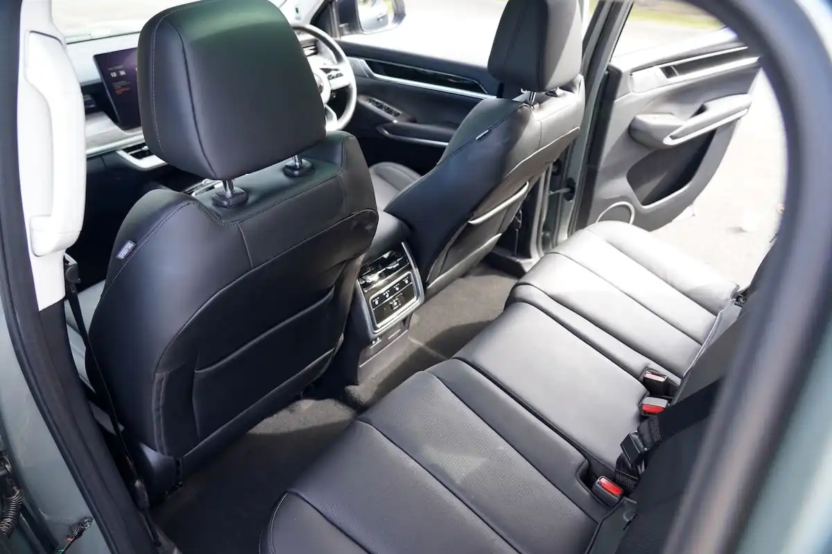 2025 gwm cannon alpha ultra phev rear seats