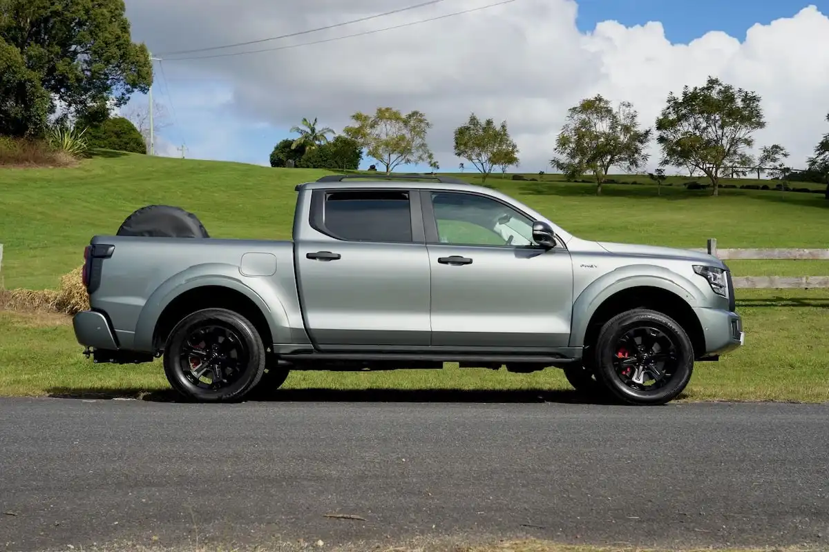 2025 gwm cannon alpha ultra phev side