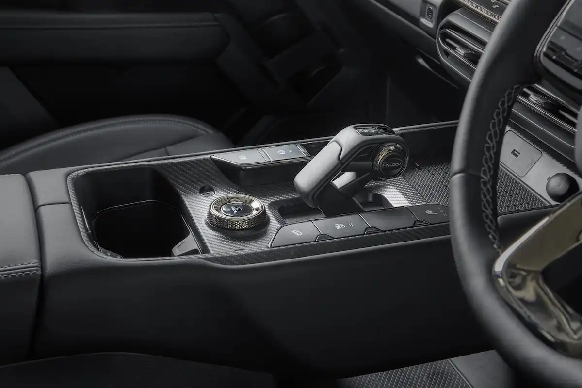 2025 gwm haval h7 vanta hybrid interior center console