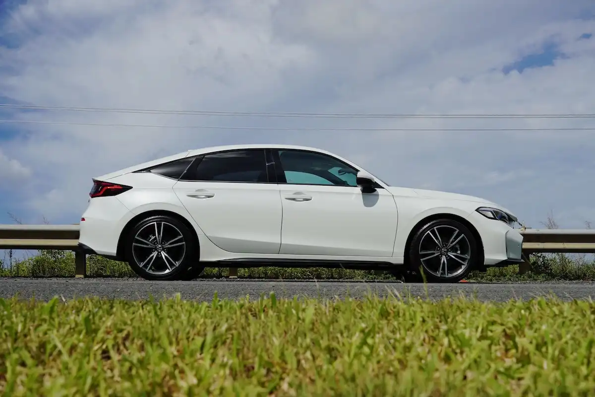 2025 honda civic e:hev lx doors
