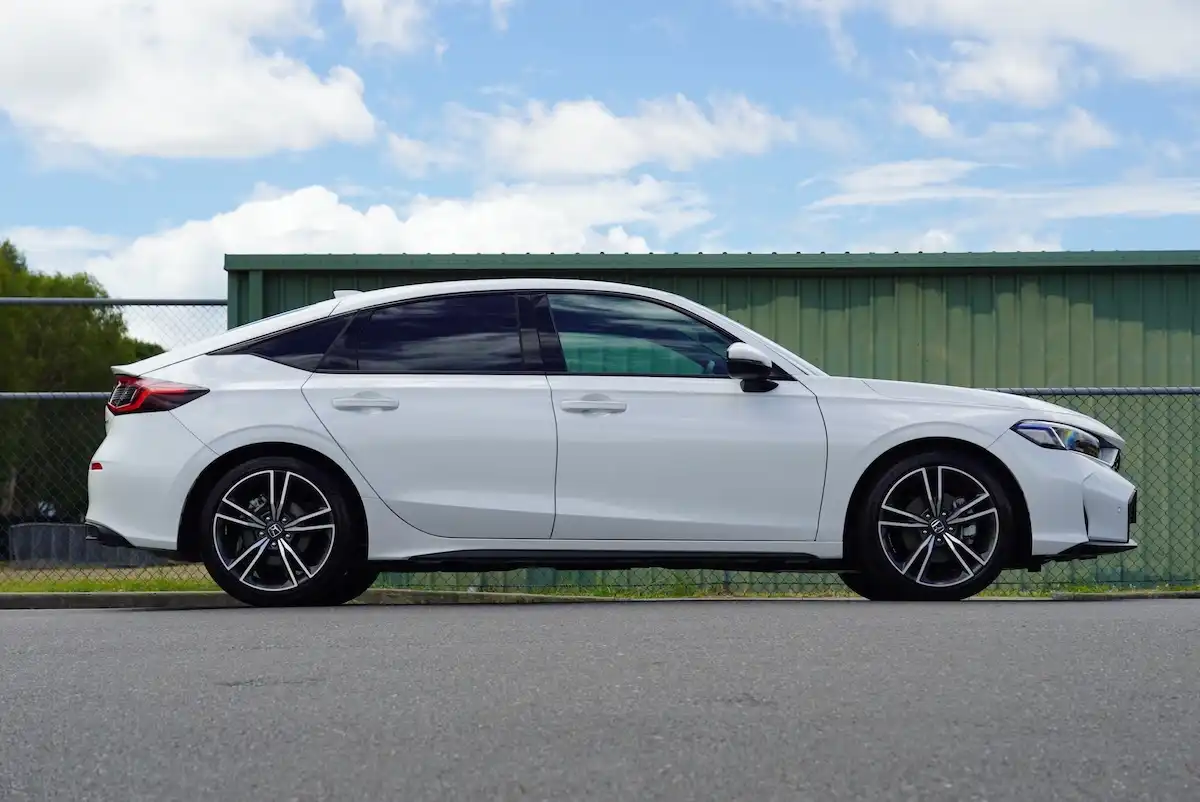 2025 honda civic e:hev lx side