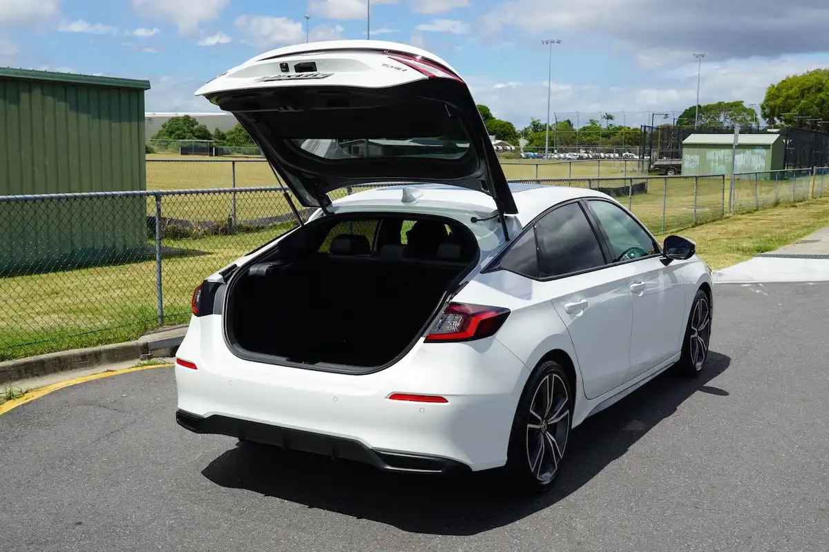 2025 honda civic e:hev lx tailgate open