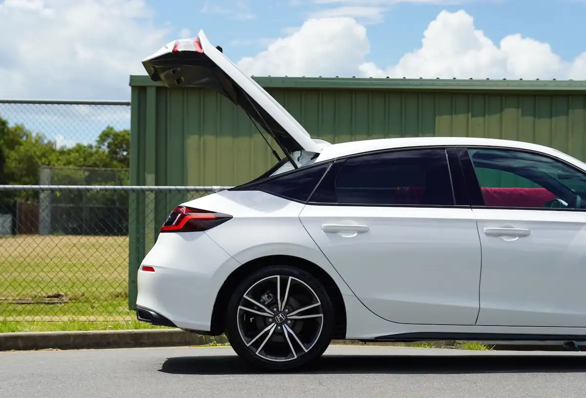 2025 honda civic e:hev lx tailgate