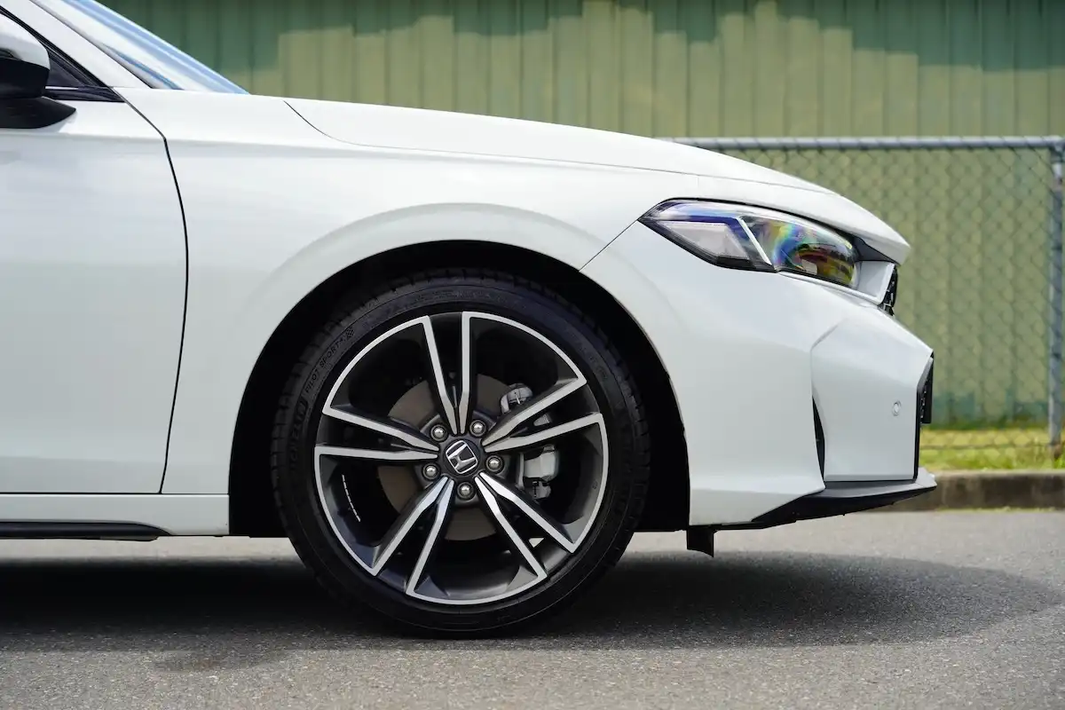 2025 honda civic e:hev lx wheel